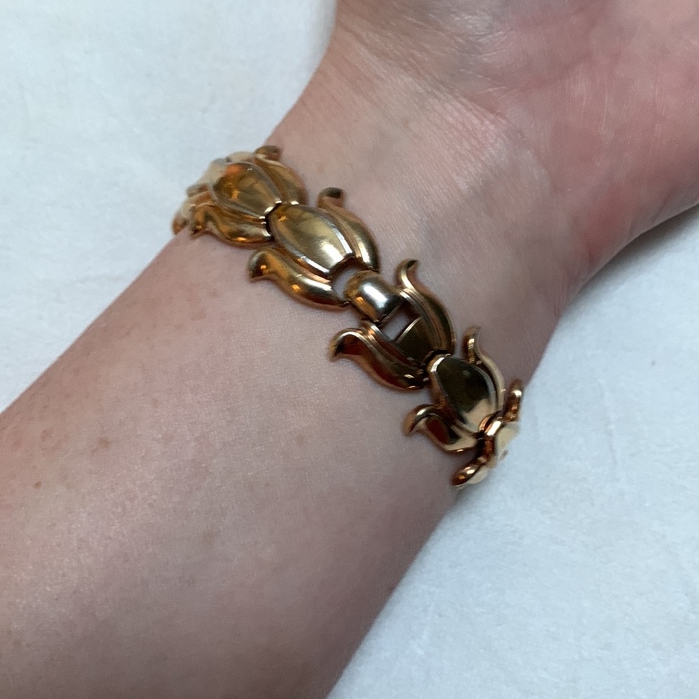 Vintage AntiqueTRIFAR  60s/70s gold tulip shape thick interlocked wrist Bracelet